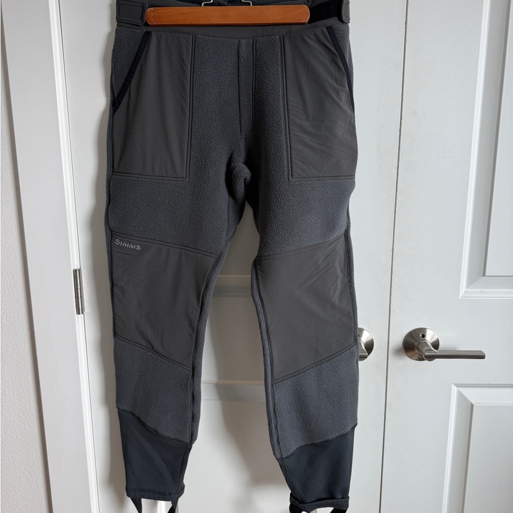 Simms Men's Gray fleece pants with stirrups